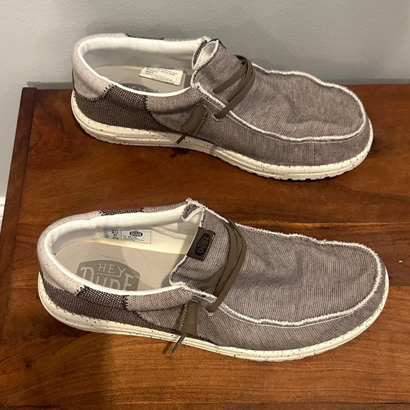 Hey Dude Men’s Size 13 Brown Loafers - Picture 2 of 6